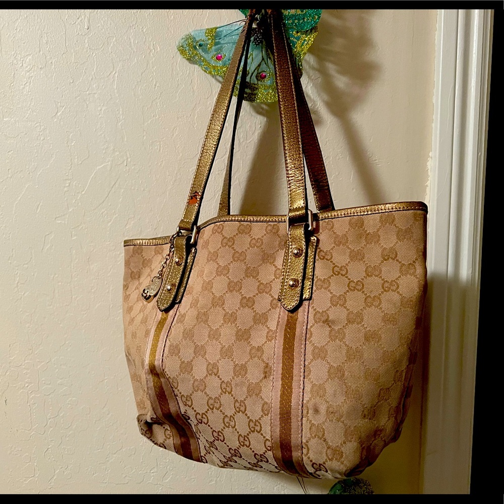 Beautiful Gucci, Authentic Gucci Bag GG Gold, pink, tan Monogram Jolicoeur